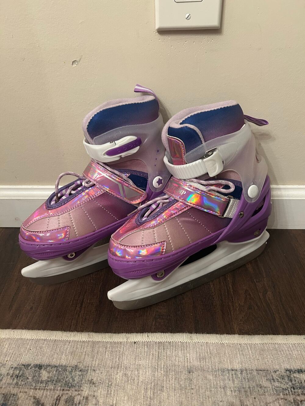 Levytemp Adjustable Ice Skates Girls Sz 1-4 Medium Purple Winter Snow Outdoor